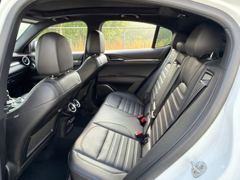 Used 2023 Alfa Romeo Stelvio Estrema AWD/4WD image 19