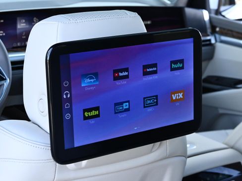 Used 2025 Cadillac Escalade Sport Platinum w/ LPO, Floor Liner Package image 26