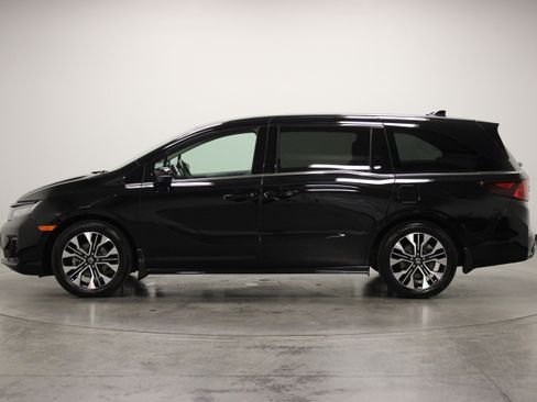 Used 2025 Honda Odyssey Elite image 5