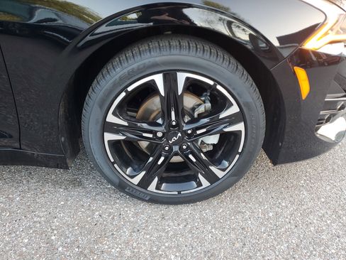 Used 2023 Kia K5 GT-Line w/ GT-Line Premium Package image 6