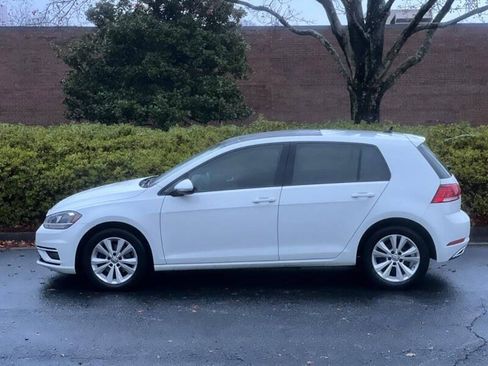 Used 2018 Volkswagen Golf SE FWD image 3