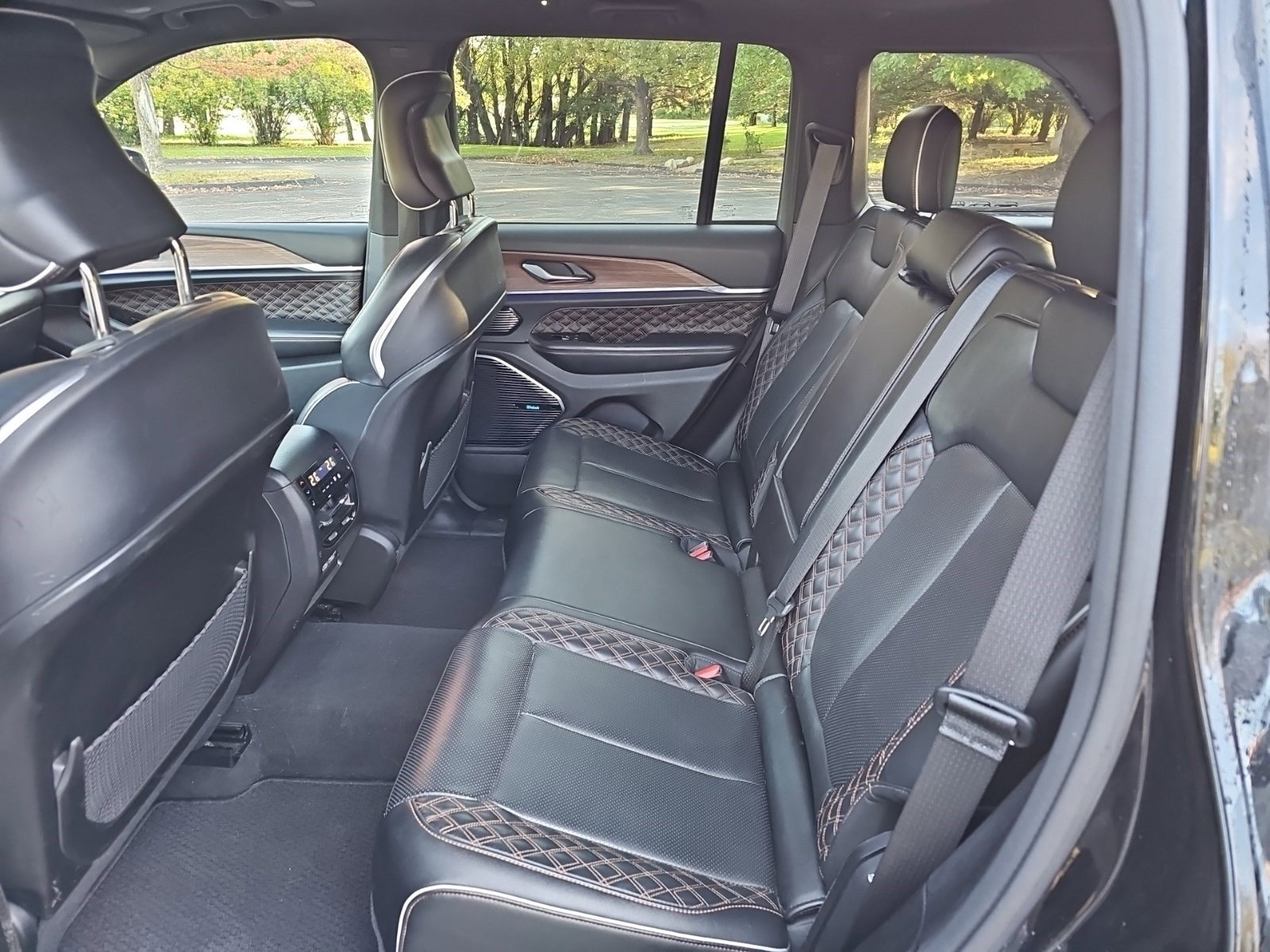 Used 2022 Jeep Grand Cherokee Summit AWD/4WD image 17