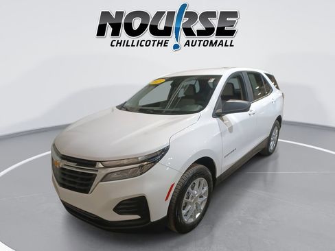 Used 2023 Chevrolet Equinox LS image 1