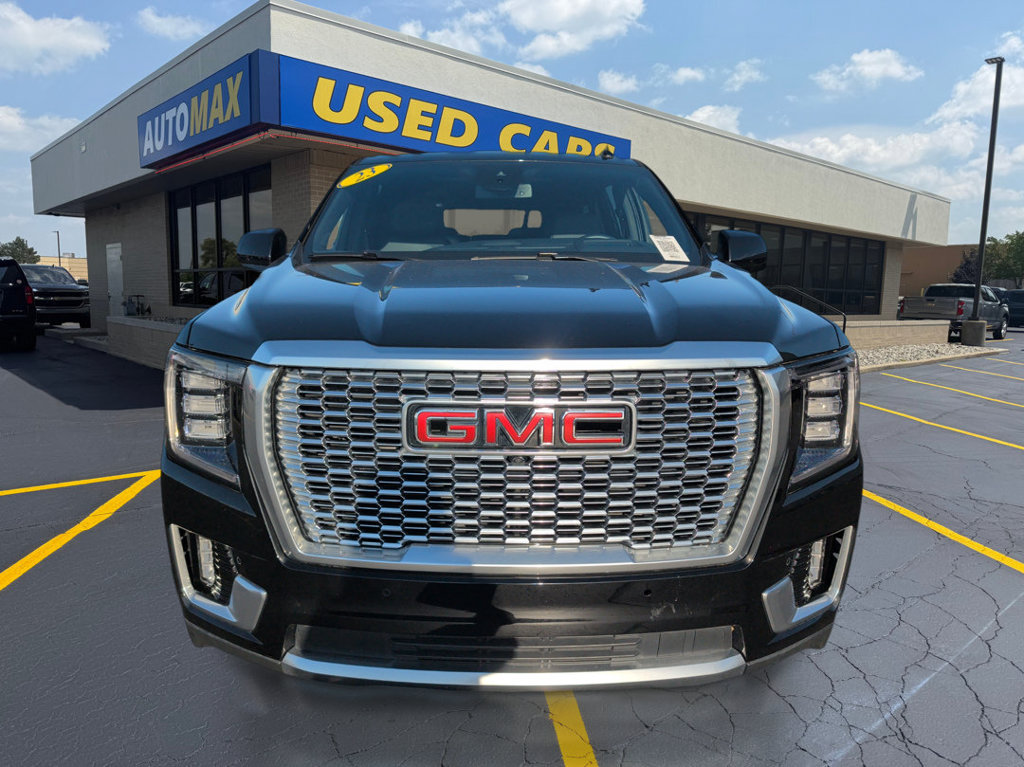 Used 2023 GMC Yukon XL Denali AWD/4WD image 3