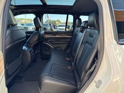 New 2026 Jeep Grand Cherokee Limited w/ Limited Altitude Package AWD/4WD image 23