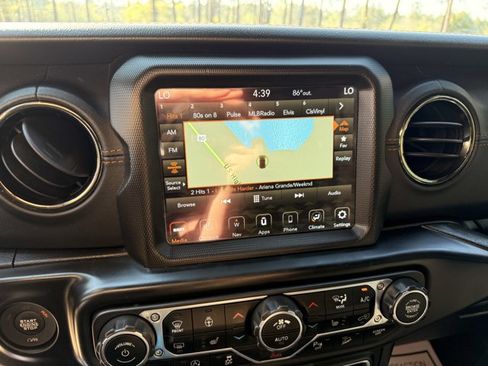 Used 2021 Jeep Wrangler Unlimited Sahara image 21