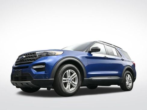 Used 2022 Ford Explorer XLT w/ Equipment Group 202A RWD image 46
