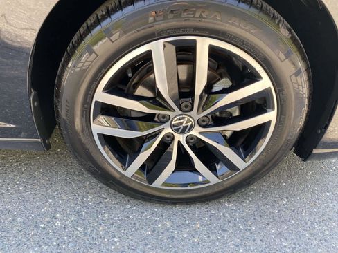 Certified 2026 Volkswagen Jetta SE FWD image 32