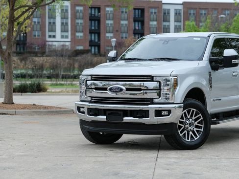 Used 2018 Ford F250 Lariat w/ Lariat Ultimate Package AWD/4WD image 8