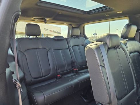 Used 2022 Jeep Wagoneer Series I w/ Premium Group I AWD/4WD image 17
