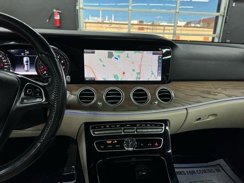 Used 2017 Mercedes-Benz E 400 4MATIC image 34