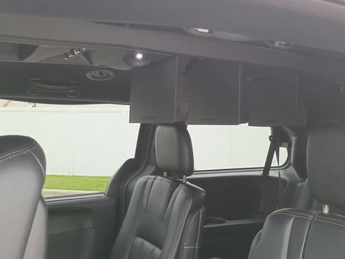 Used 2019 Dodge Grand Caravan GT FWD image 15