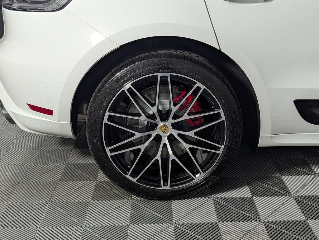 New 2026 Porsche Macan GTS AWD/4WD image 13