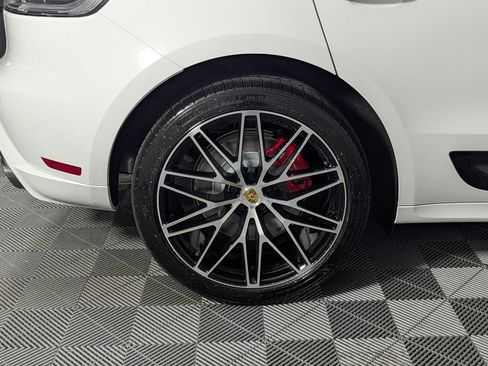 New 2026 Porsche Macan GTS AWD/4WD image 13