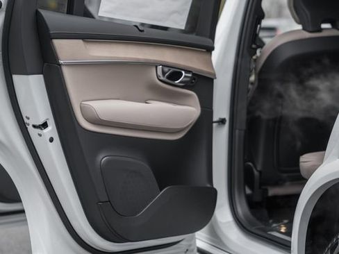 New 2026 Volvo XC90 B5 Ultra image 37