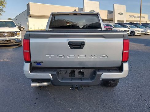 Used 2026 Toyota Tacoma TRD Off-Road AWD/4WD image 5