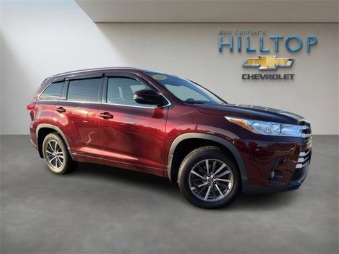 Used 2018 Toyota Highlander XLE image 2