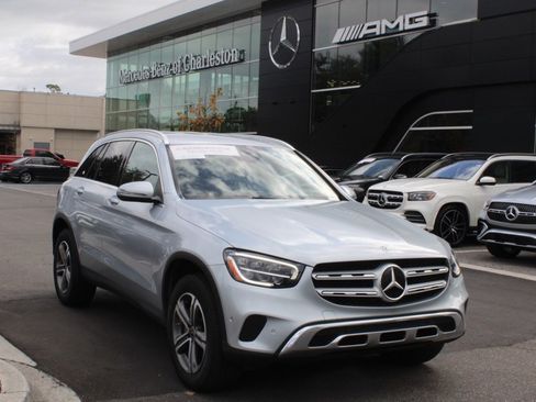 Certified 2022 Mercedes-Benz GLC 300 4MATIC w/ Driver Assistance Package image 3
