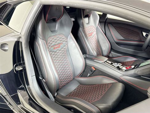Used 2021 Lamborghini Huracan EVO image 26