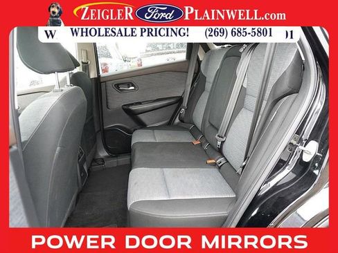 Used 2023 Nissan Rogue SV image 11