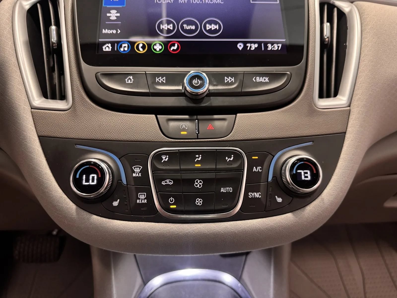 Used 2023 Chevrolet Malibu LT FWD image 32