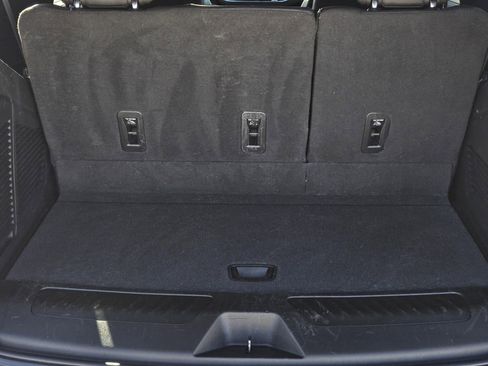 Used 2022 Chevrolet Tahoe LT w/ LT Signature Package image 11