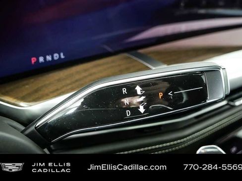 Used 2026 Cadillac Escalade ESV Platinum Sport w/ LPO, ONYX Package AWD/4WD image 17