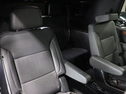 Used 2025 GMC Yukon Denali AWD/4WD image 22