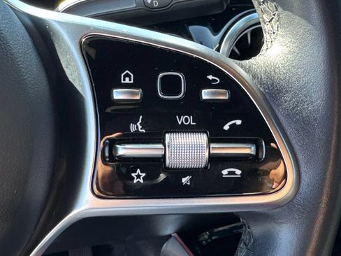 Certified 2021 Mercedes-Benz GLA 250 image 27