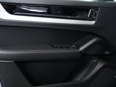 New 2026 Porsche Cayenne S image 6