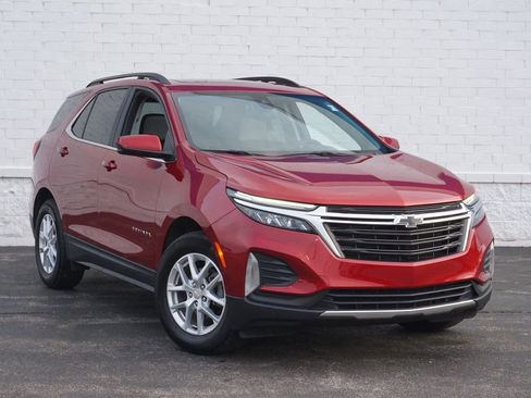 Used 2024 Chevrolet Equinox LT FWD image 2