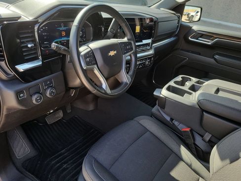 Used 2025 Chevrolet Silverado 1500 LT RWD image 10