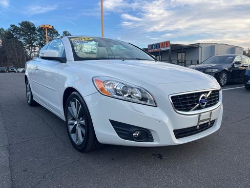 Used 2013 Volvo C70 T5 image 3