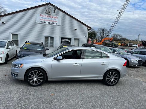 Used 2018 Volvo S60 T5 Inscription image 4