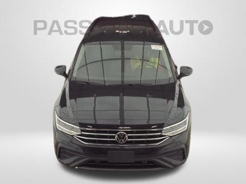 Used 2022 Volkswagen Tiguan S image 2