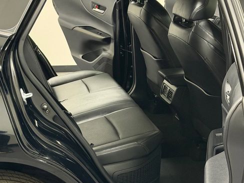 Used 2021 Toyota Venza LE image 10