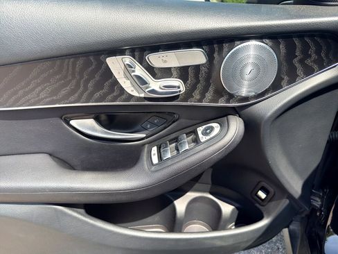 Used 2017 Mercedes-Benz GLC 300 4MATIC image 24