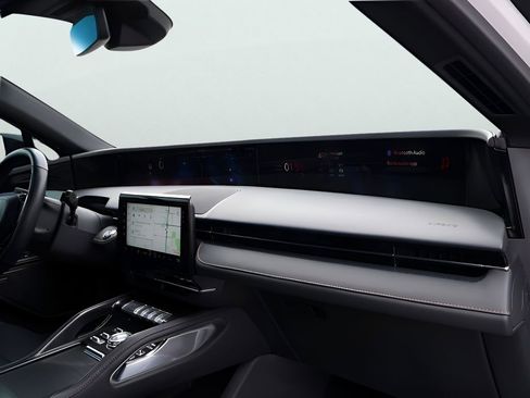 Used 2024 Lincoln Nautilus Reserve w/ Equipment Group 202A image 10