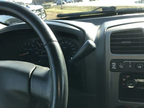 Used 2004 Chevrolet Colorado LS w/ Power Convenience Package image 18