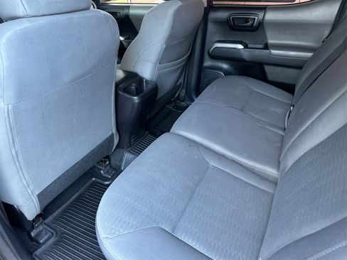Used 2016 Toyota Tacoma SR5 image 12