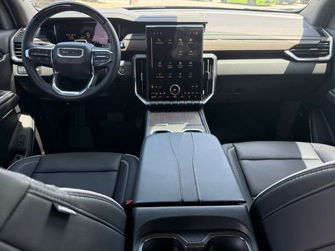 Used 2026 GMC Acadia Denali w/ Super Cruise Package FWD image 13