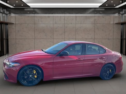 Used 2019 Alfa Romeo Giulia w/ Quick Order Package 22K Sport image 3