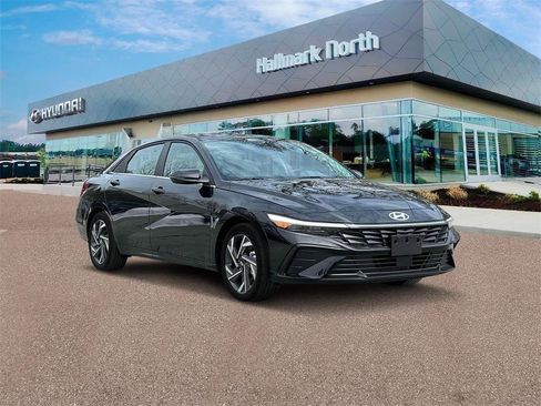 New 2025 Hyundai Elantra Limited image 11