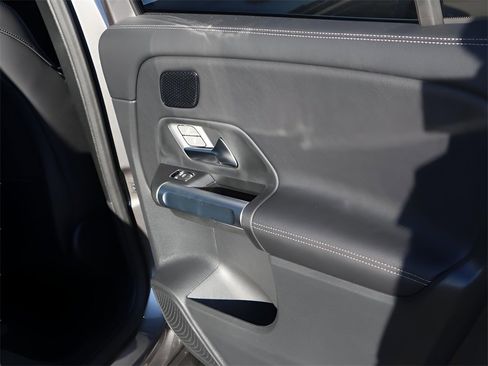 New 2026 Mercedes-Benz GLB 250 4MATIC image 16