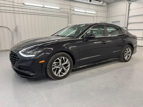 Used 2023 Hyundai Sonata SEL w/ Preferred Accessory Package FWD image 9