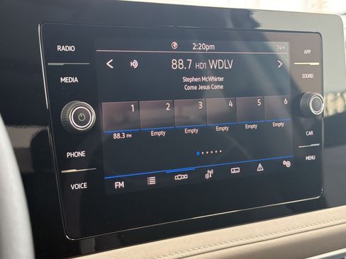 New 2026 Volkswagen Taos SE FWD image 22
