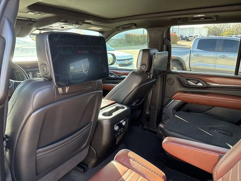 Used 2024 GMC Yukon Denali Ultimate image 12