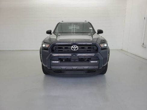 Used 2025 Toyota 4Runner SR5 AWD/4WD image 3