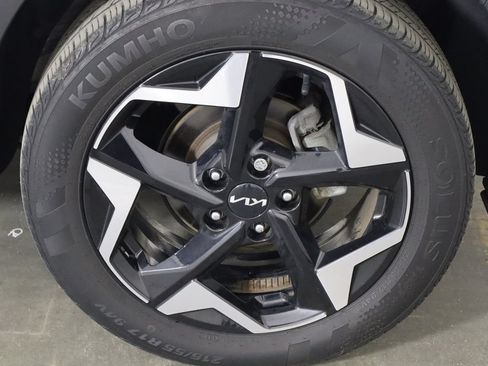 Used 2024 Kia Seltos EX FWD image 39