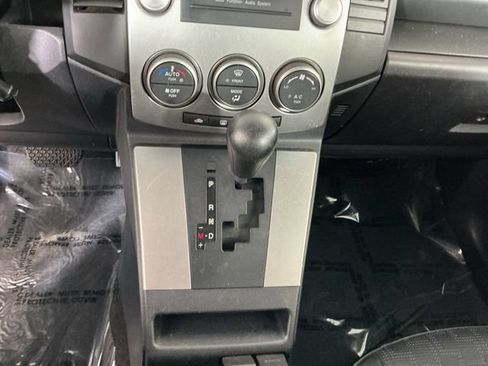Used 2010 MAZDA MAZDA5 Sport FWD image 18